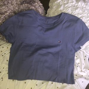 Vintage cropped Tommy Hilfiger tee!